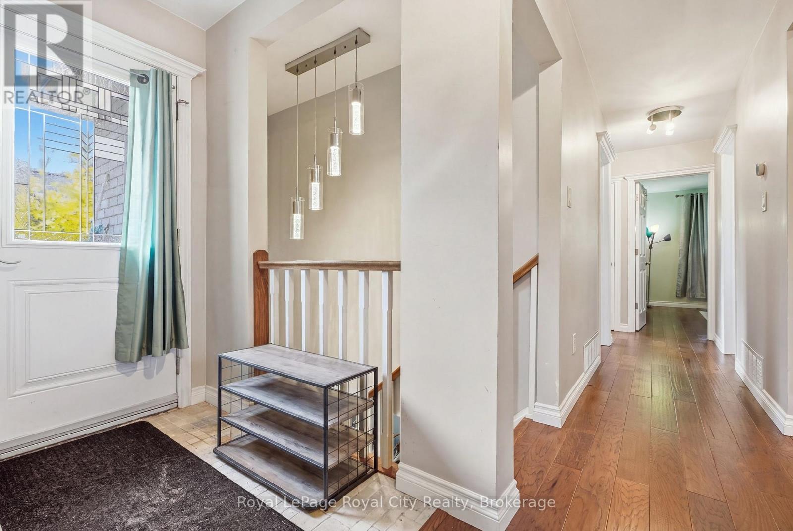 Upper - 37 Mcilwraith Crescent Property Photo 10