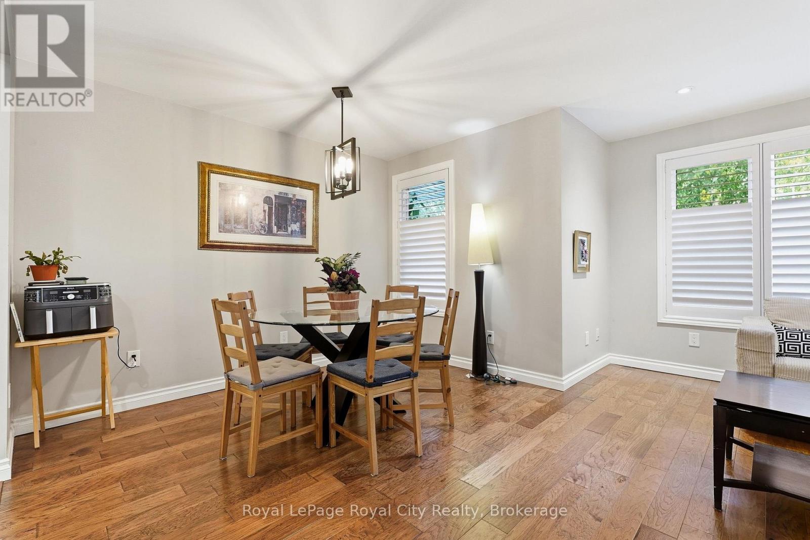 Upper - 37 Mcilwraith Crescent Property Photo 12