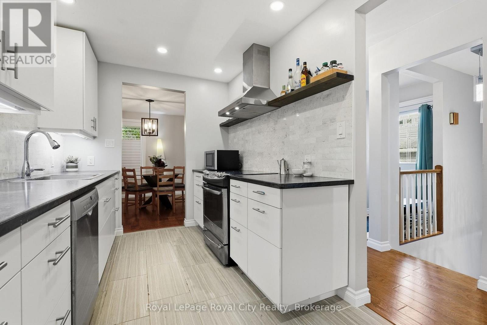 Upper - 37 Mcilwraith Crescent Property Photo 14