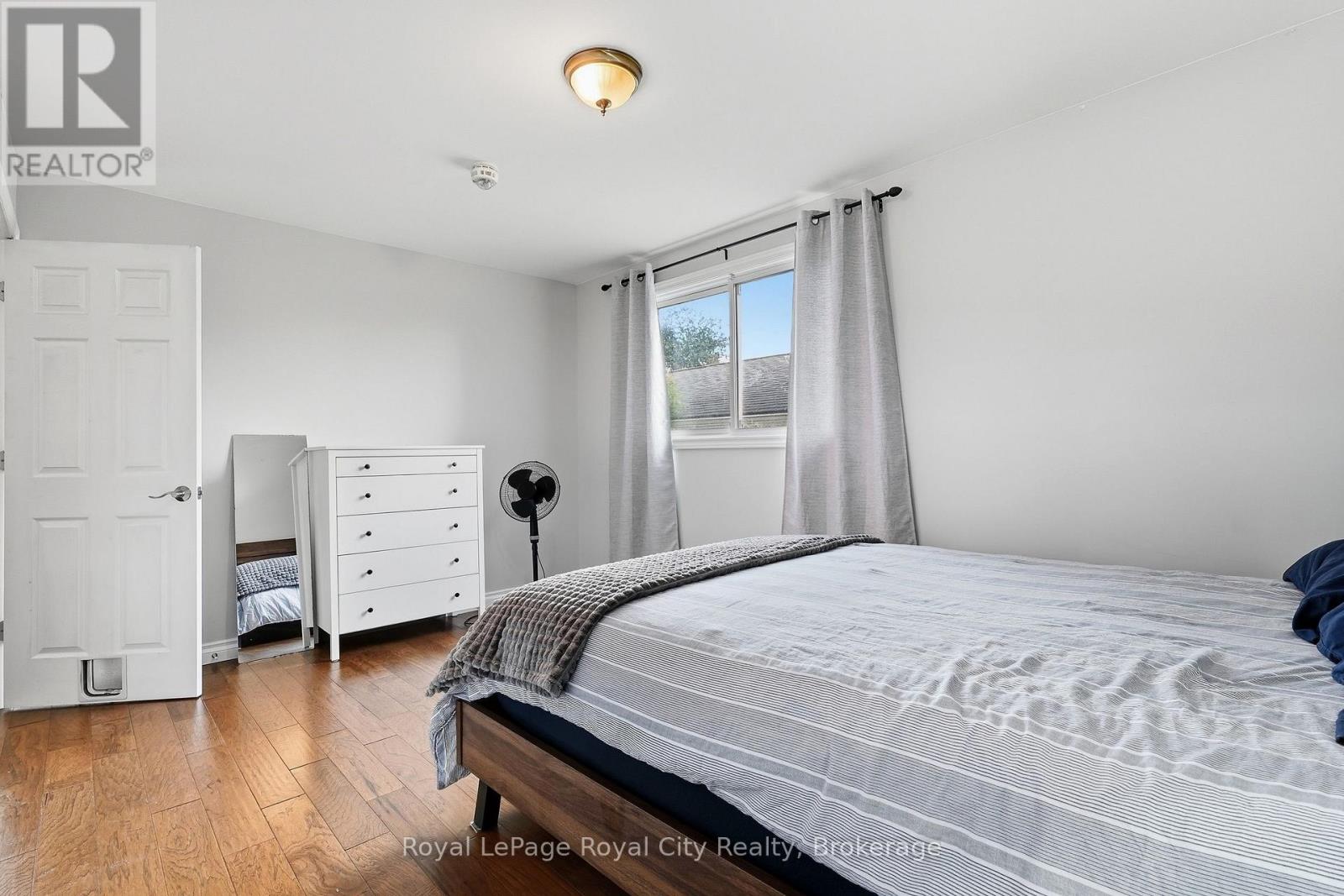Upper - 37 Mcilwraith Crescent Property Photo 17