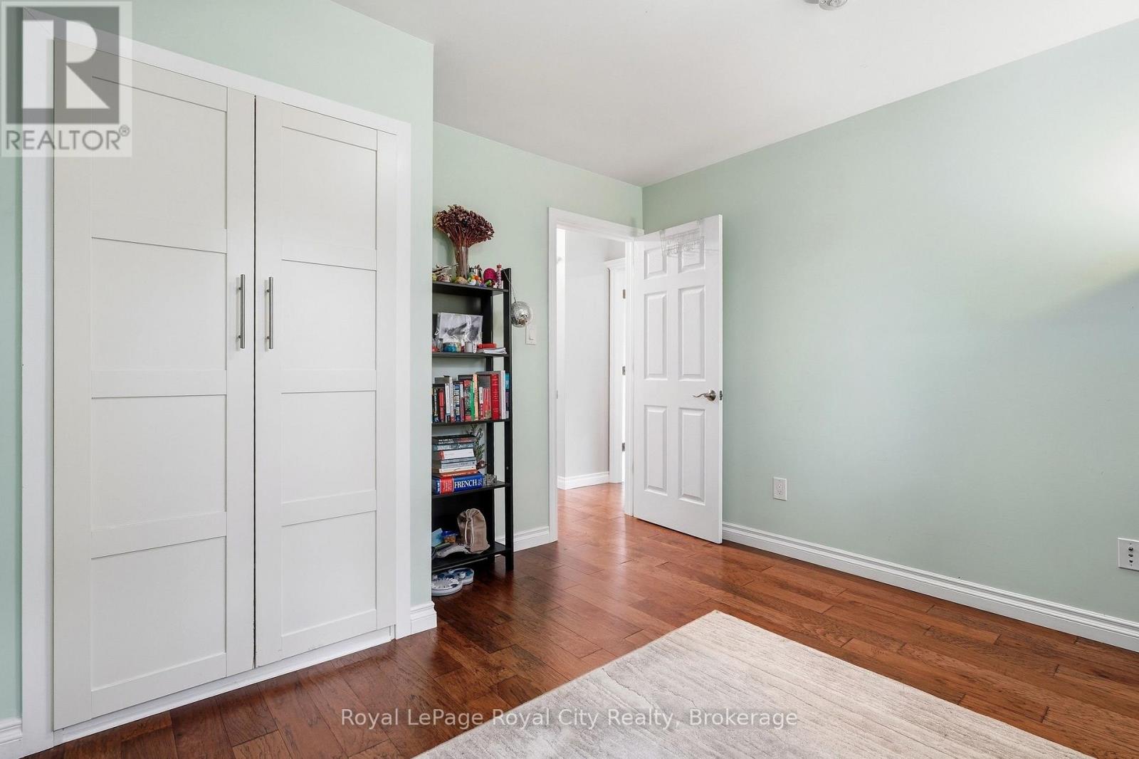Upper - 37 Mcilwraith Crescent Property Photo 22