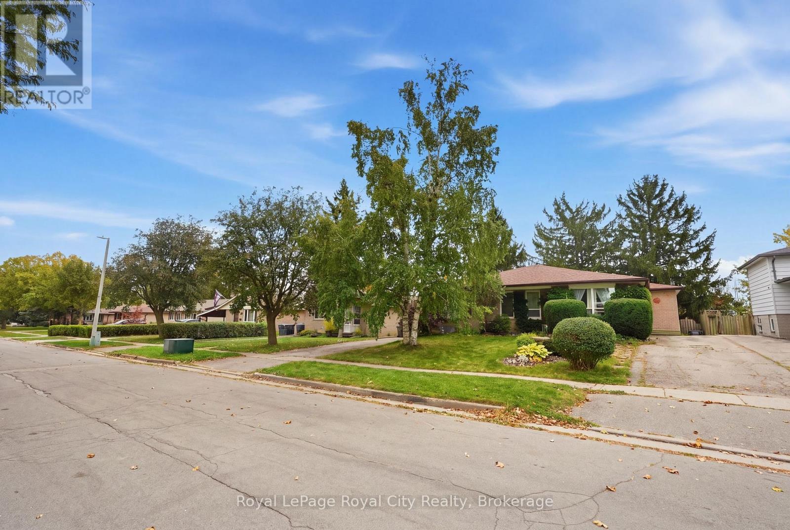 Upper - 37 Mcilwraith Crescent Property Photo 25