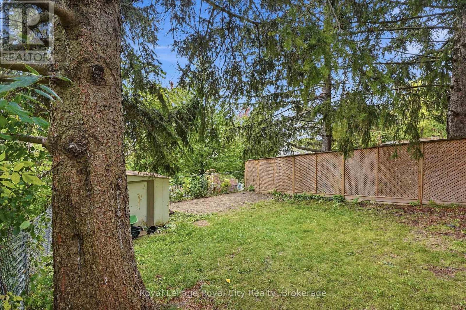 Upper - 37 Mcilwraith Crescent Property Photo 29