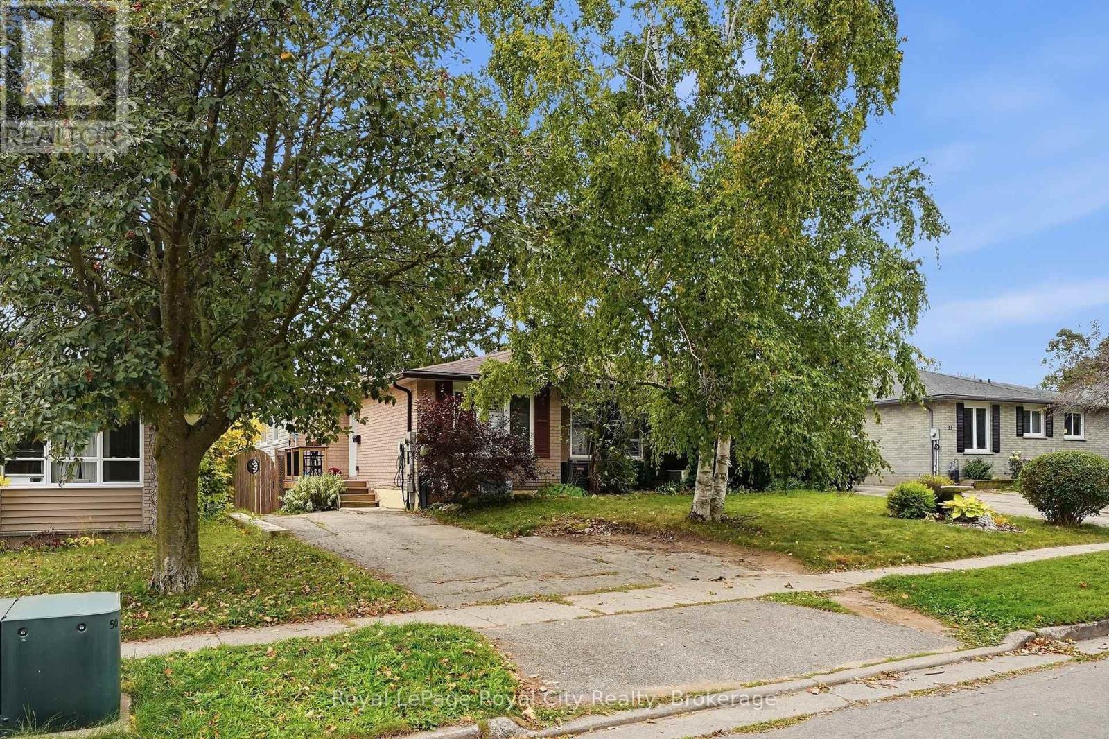 Upper - 37 Mcilwraith Crescent Property Photo 31
