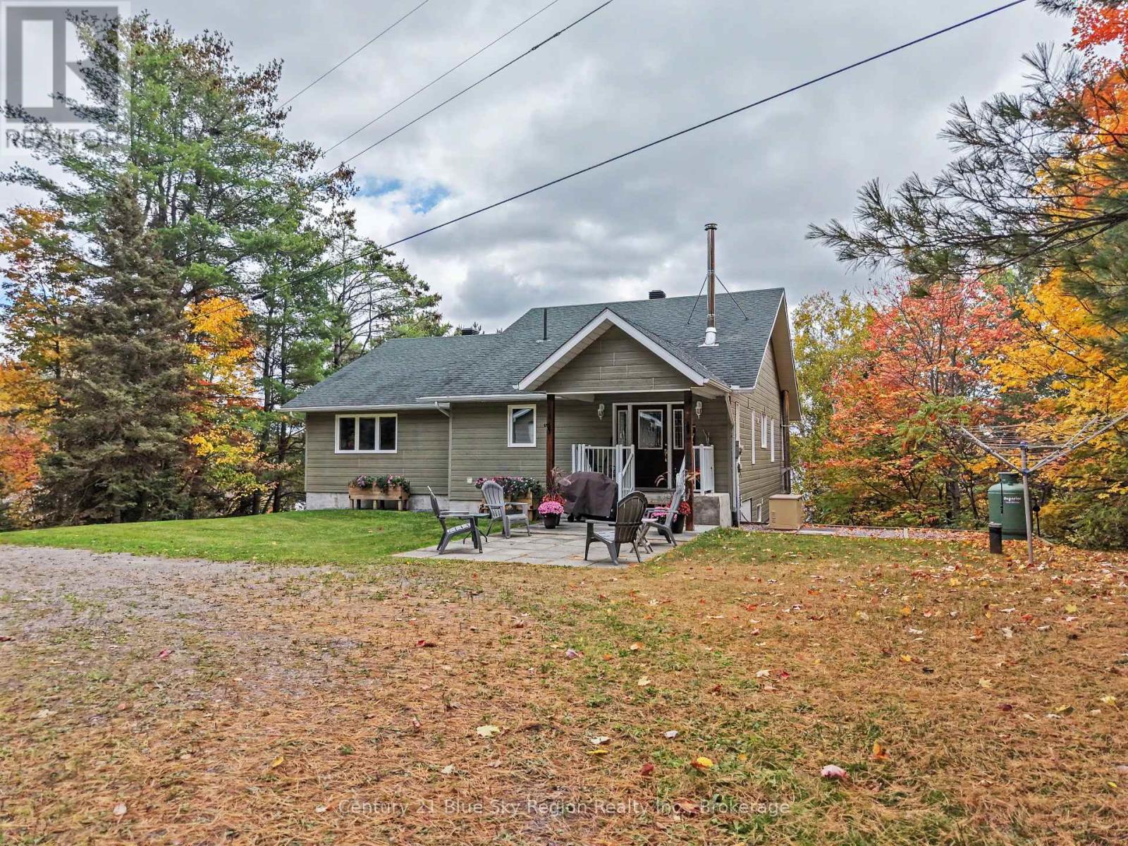 188 Paradis Street Property Photo 3