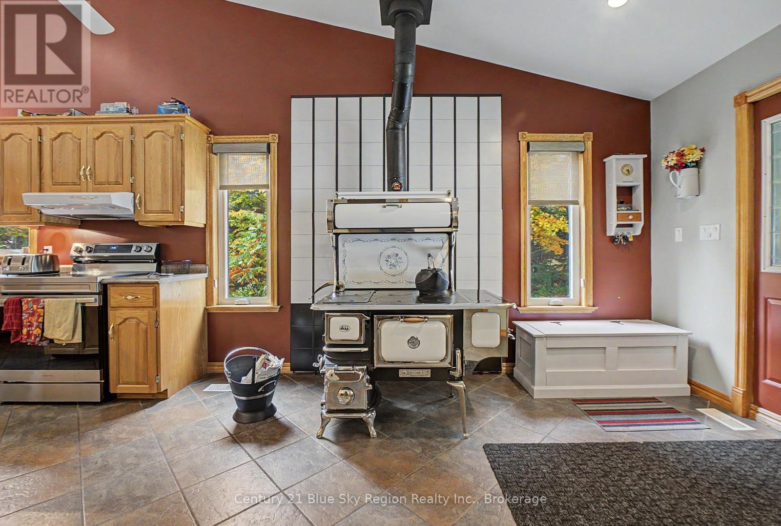 188 Paradis Street Property Photo 7