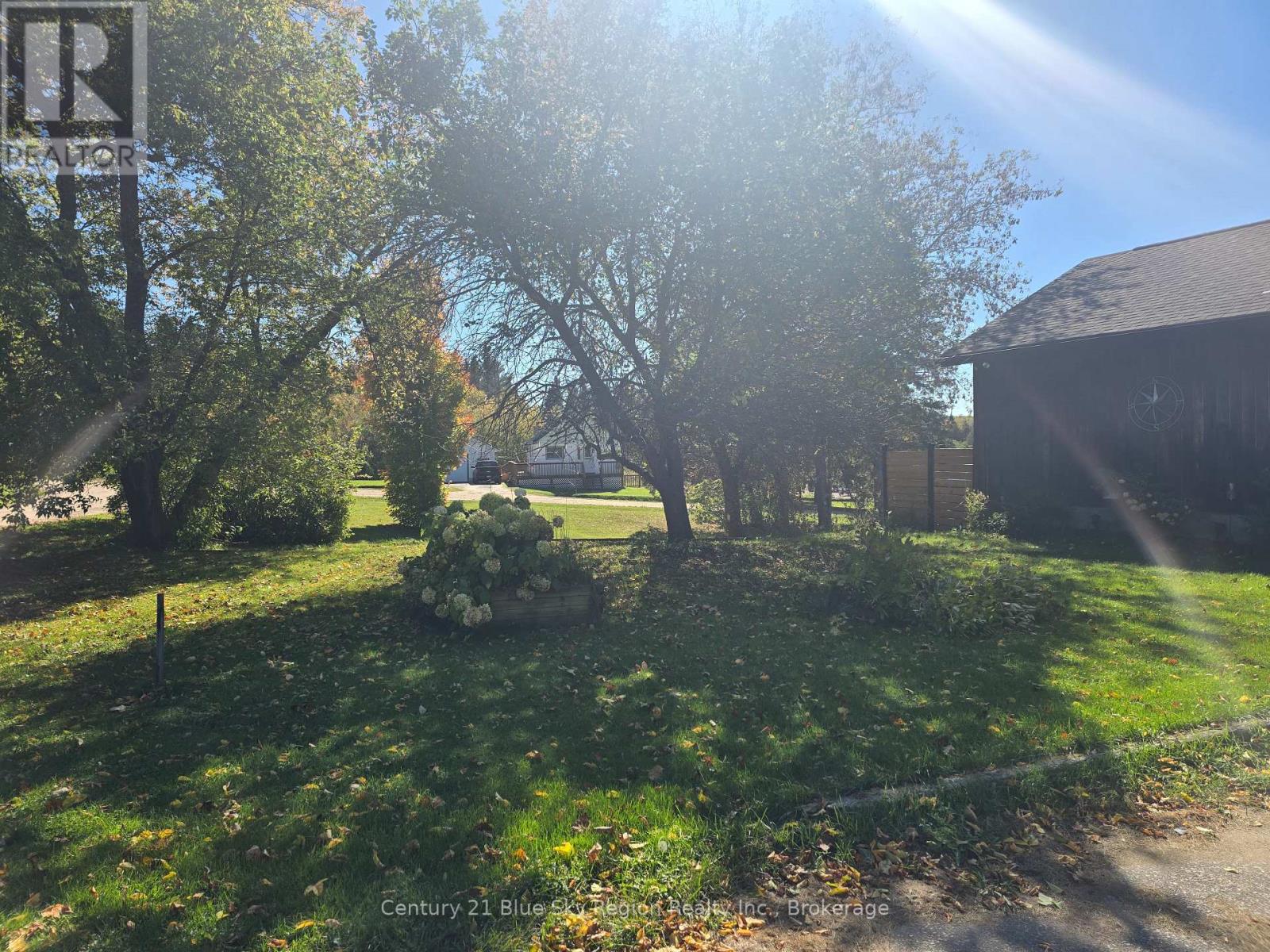 203 Labrecque Street Property Photo 8