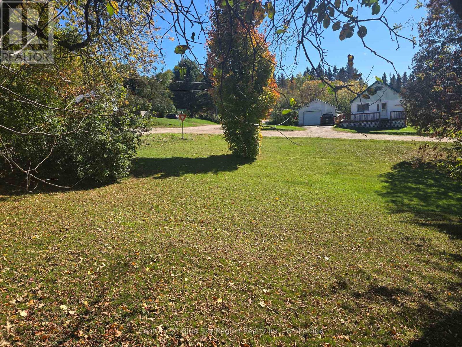 203 Labrecque Street Property Photo 9