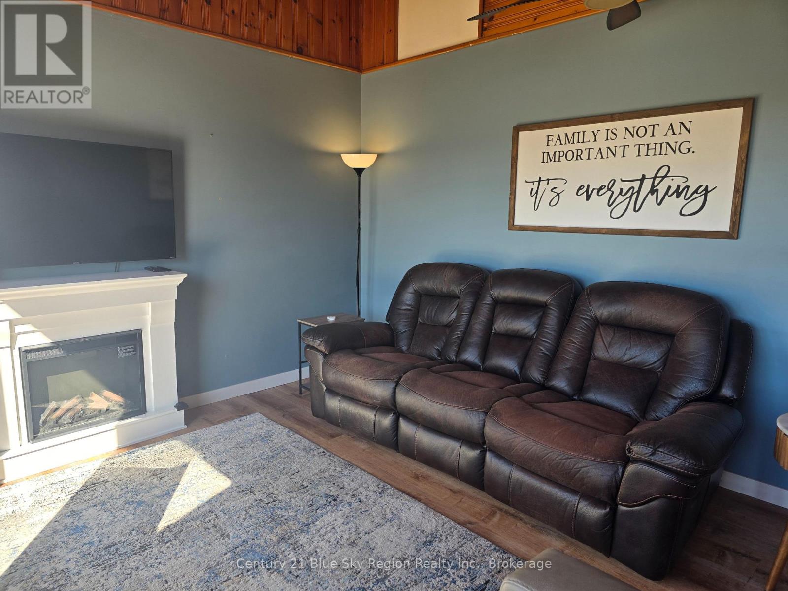 203 Labrecque Street Property Photo 33