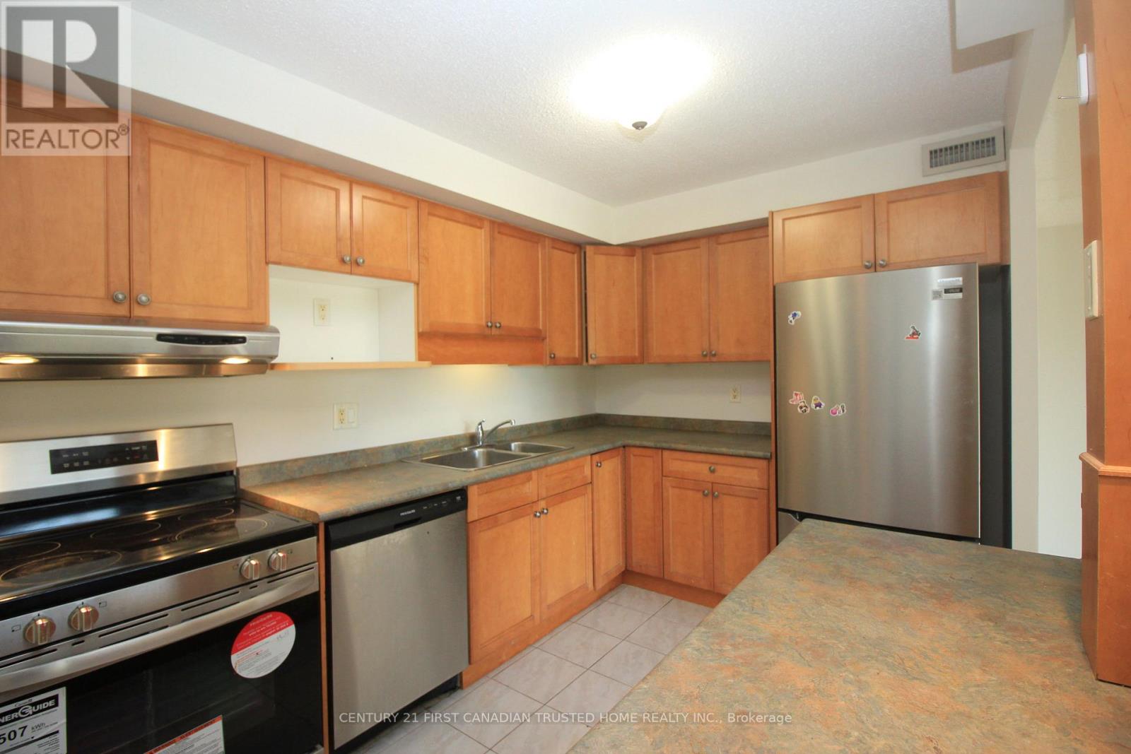 209 - 521 Riverside Drive Property Photo 3