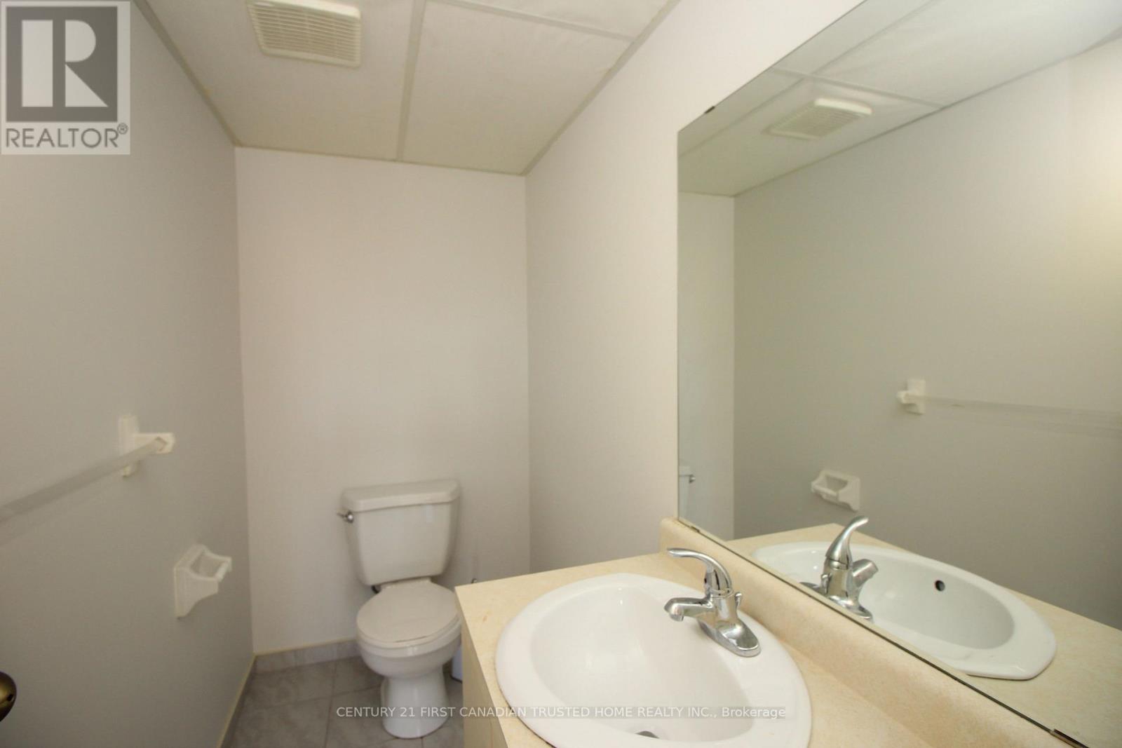 209 - 521 Riverside Drive Property Photo 8
