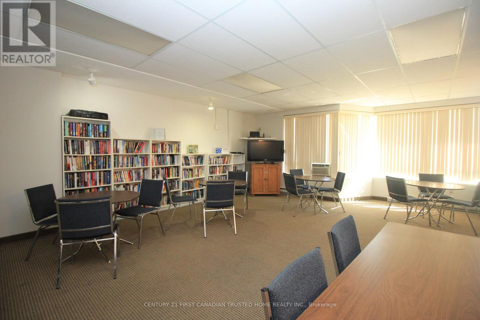 209 - 521 Riverside Drive Property Photo 10
