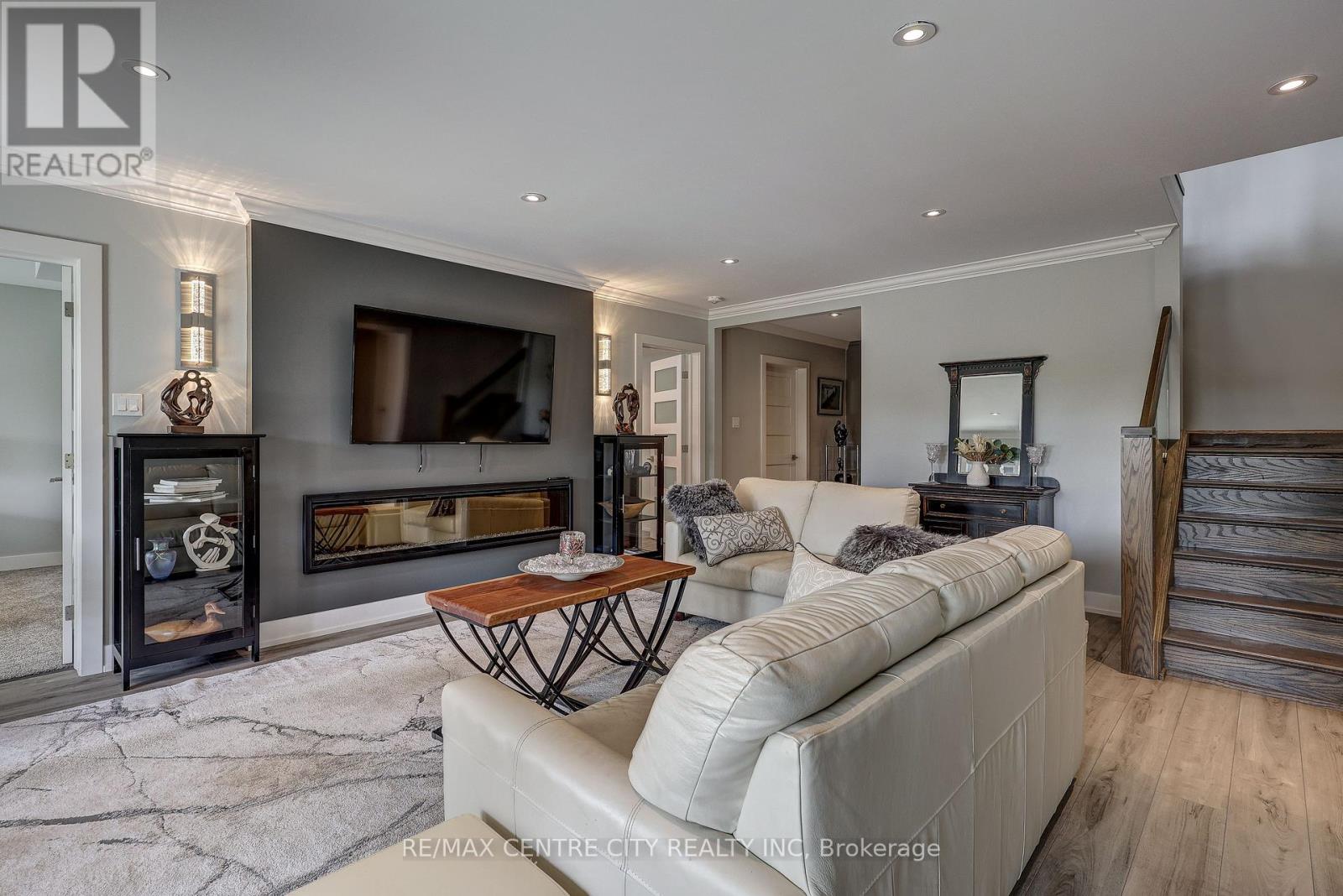 151 Robin Ridge Drive Property Photo 32