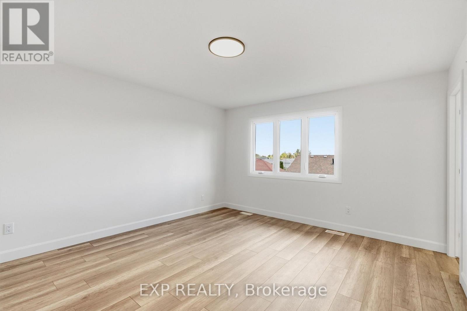142 Elizabeth Street Property Photo 21