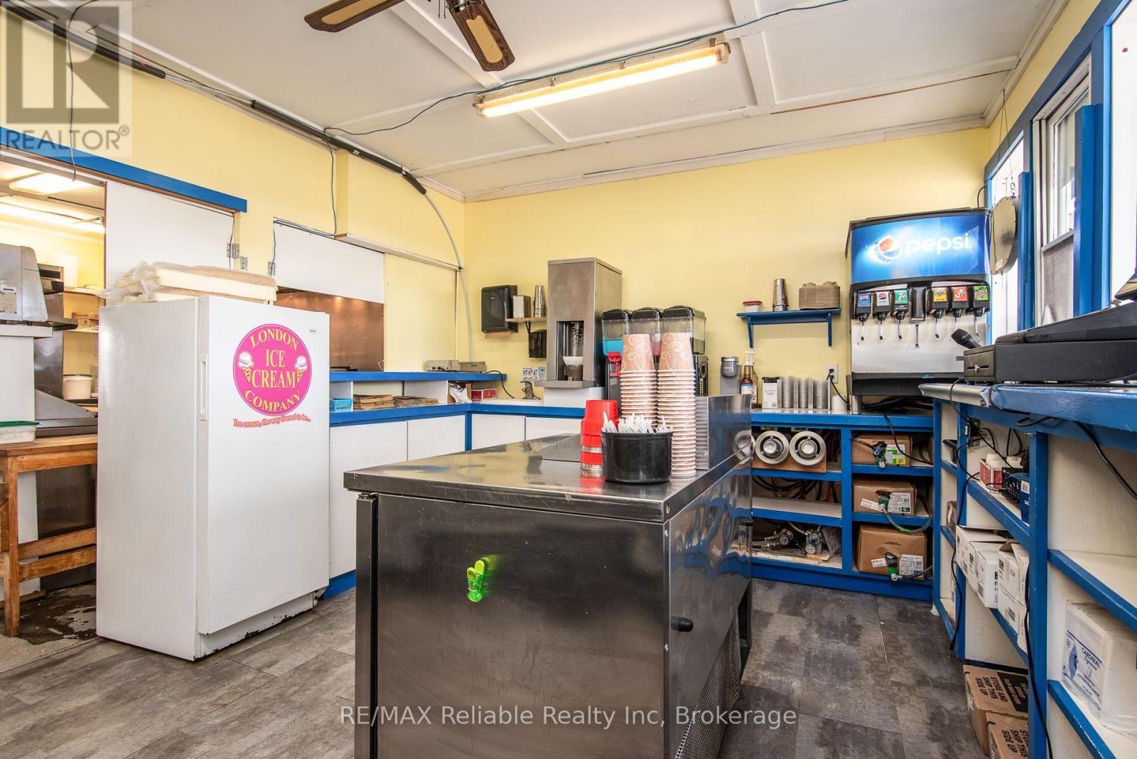 6 London Road Property Photo 17