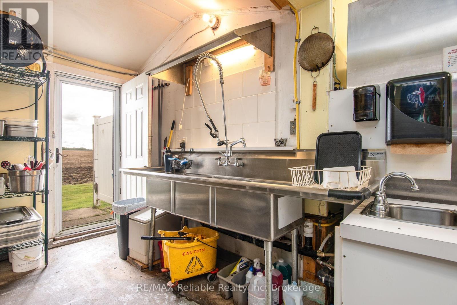 6 London Road Property Photo 20
