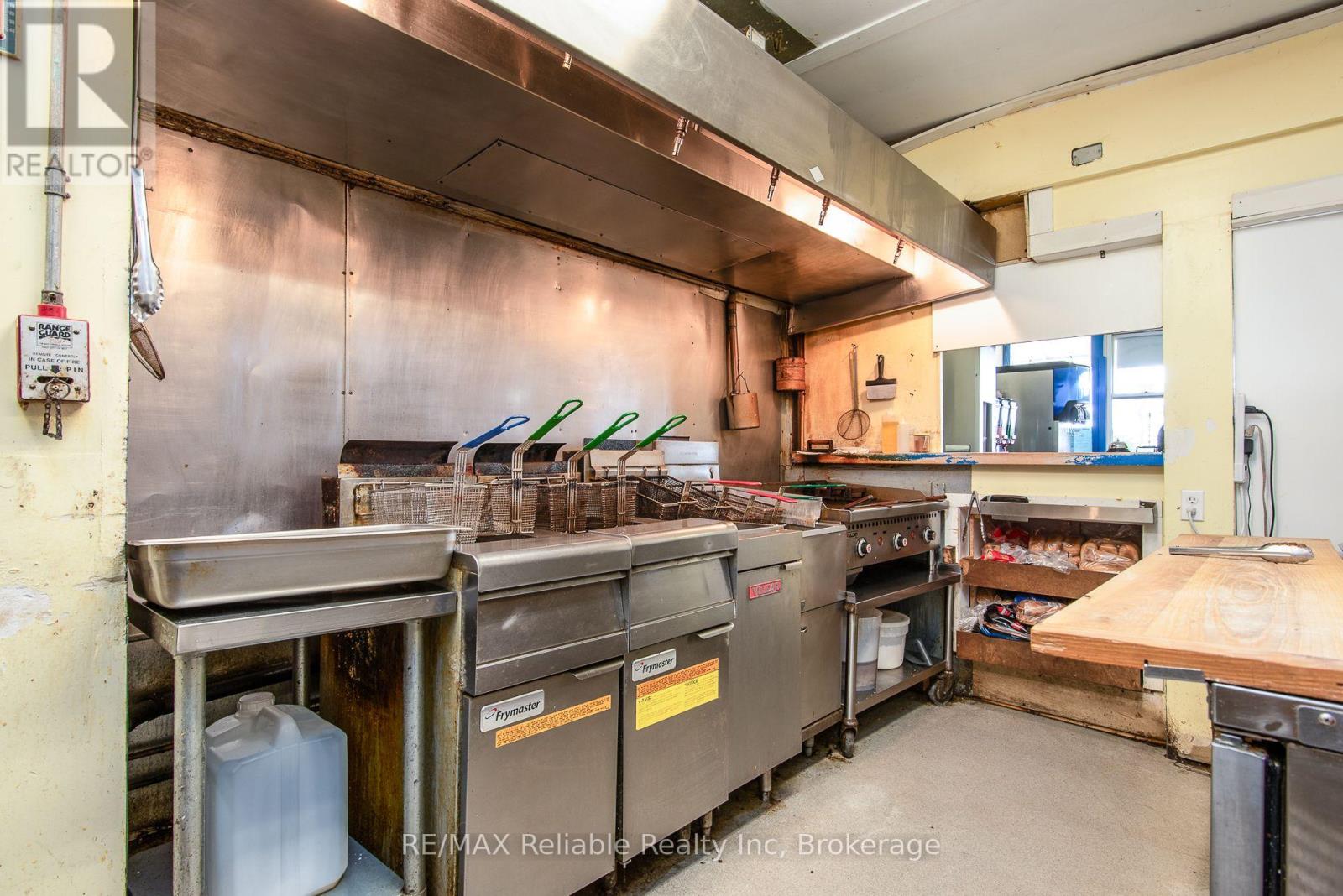 6 London Road Property Photo 22