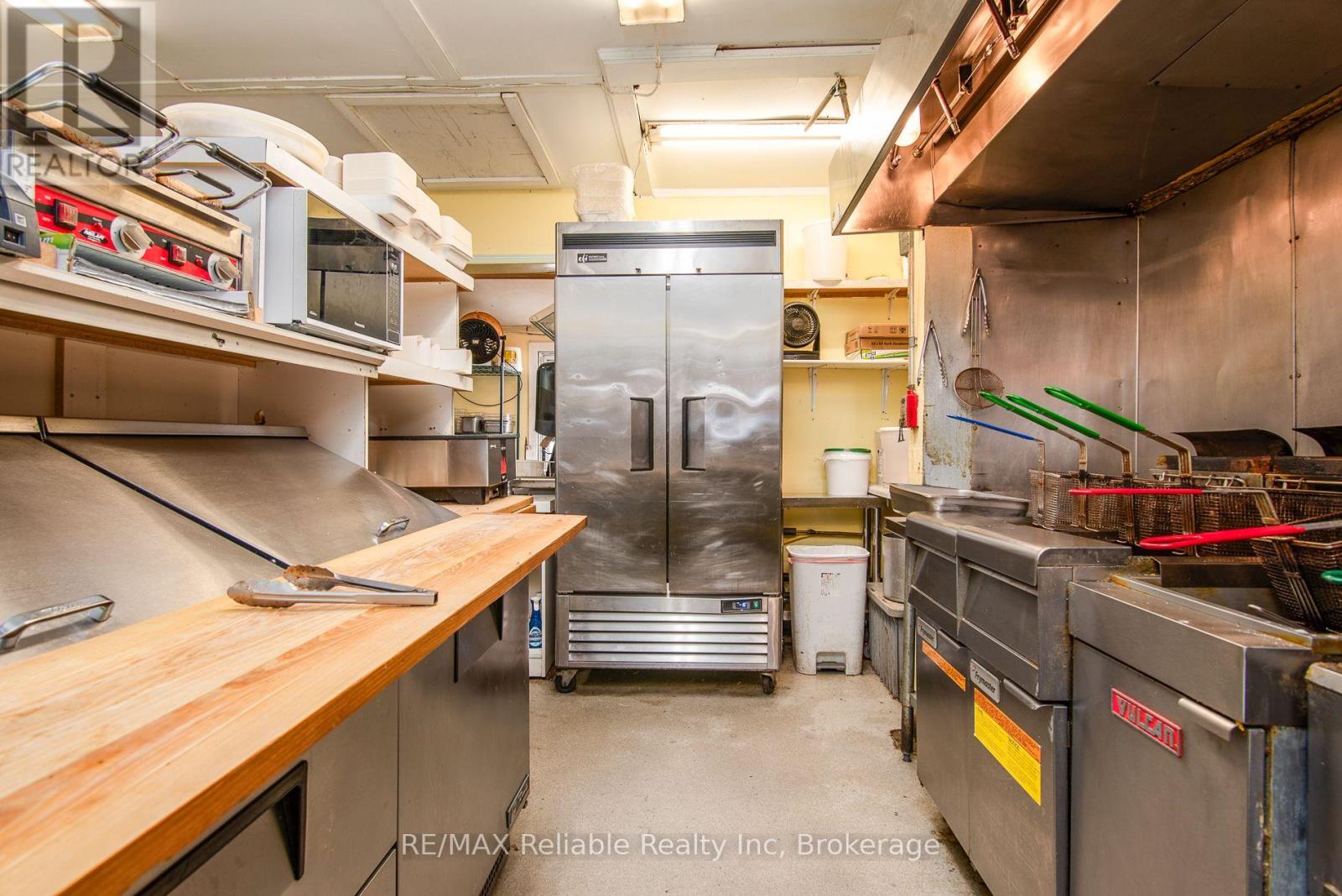 6 London Road Property Photo 24