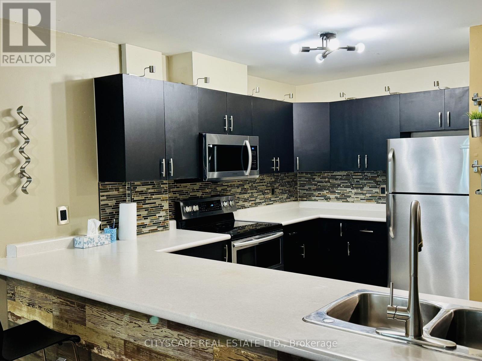 5f - 540 Ouellette Avenue Property Photo 11