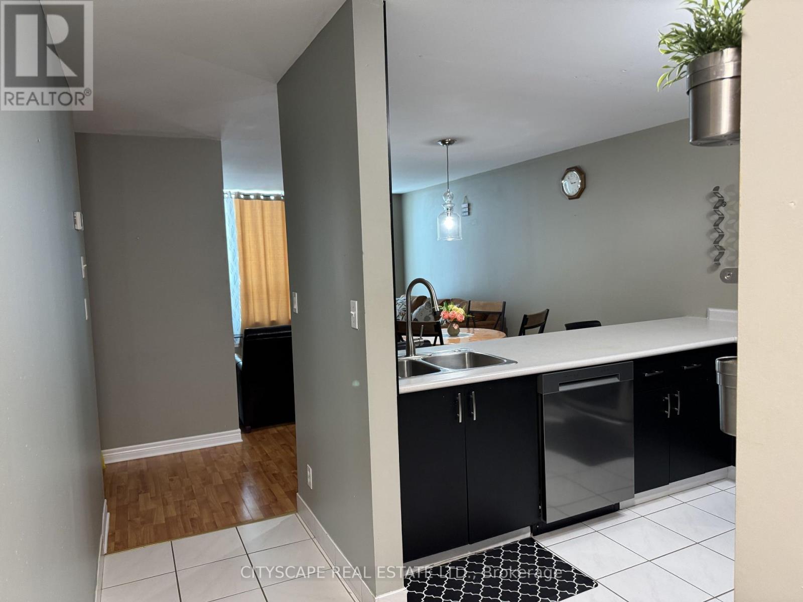 5f - 540 Ouellette Avenue Property Photo 15