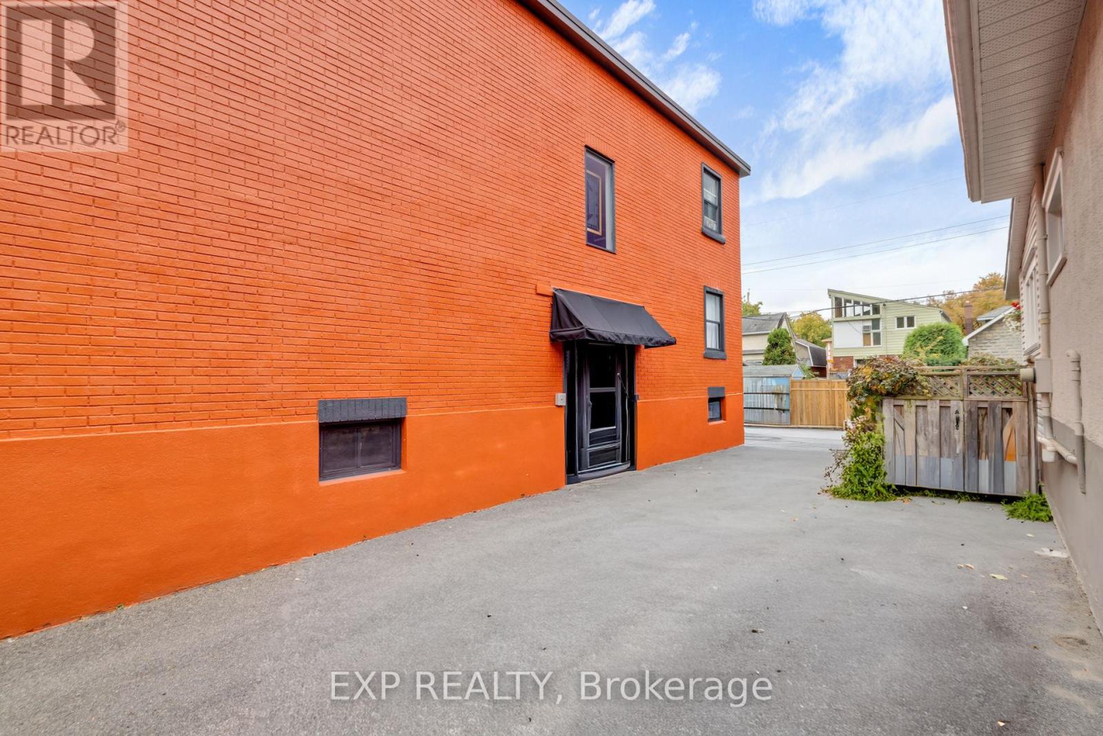 50 Holland Avenue Property Photo 3