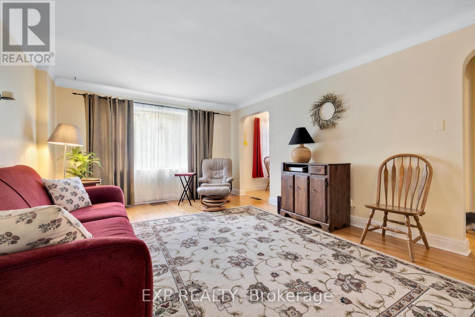 50 Holland Avenue Property Photo 6