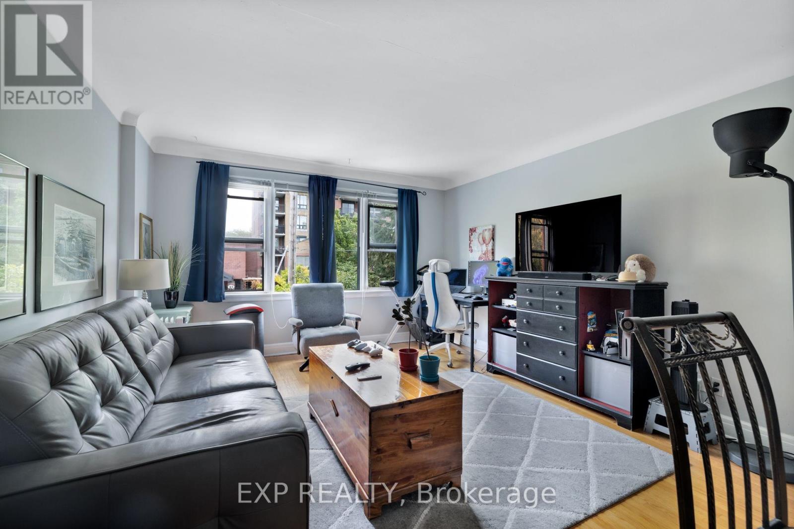 50 Holland Avenue Property Photo 18