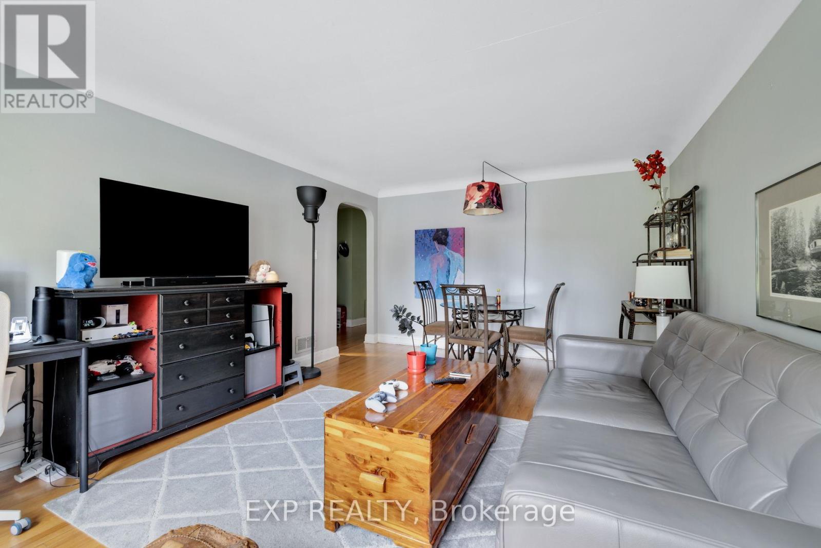50 Holland Avenue Property Photo 19
