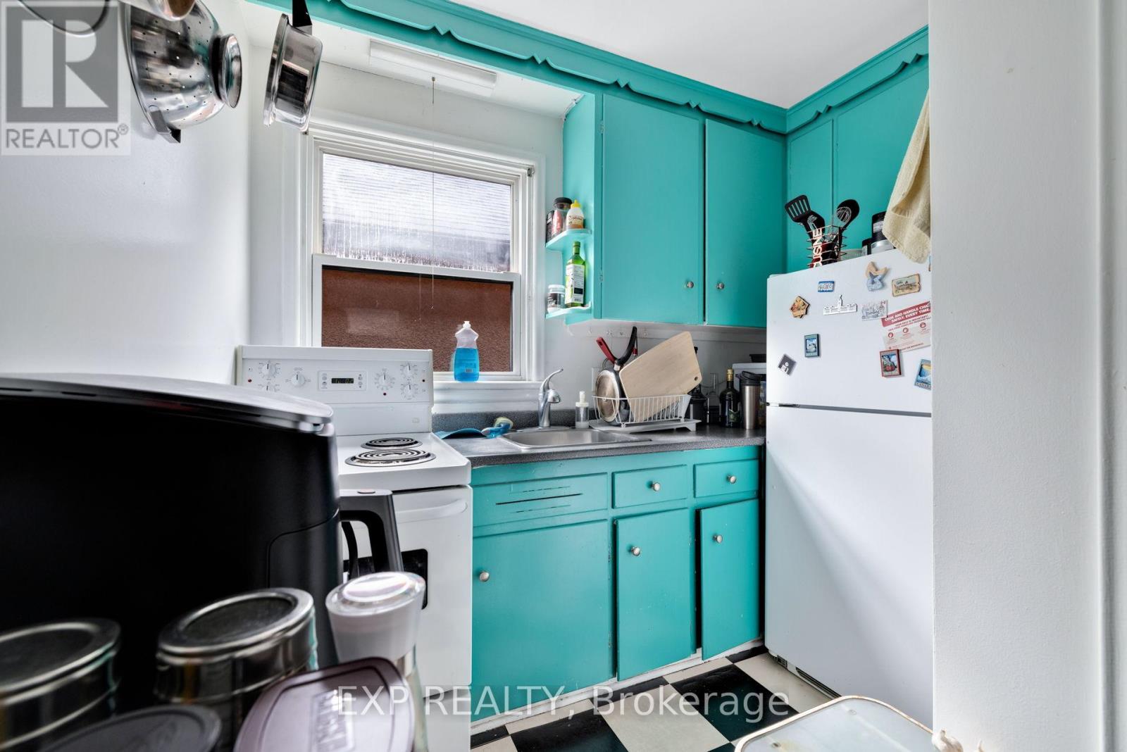50 Holland Avenue Property Photo 22