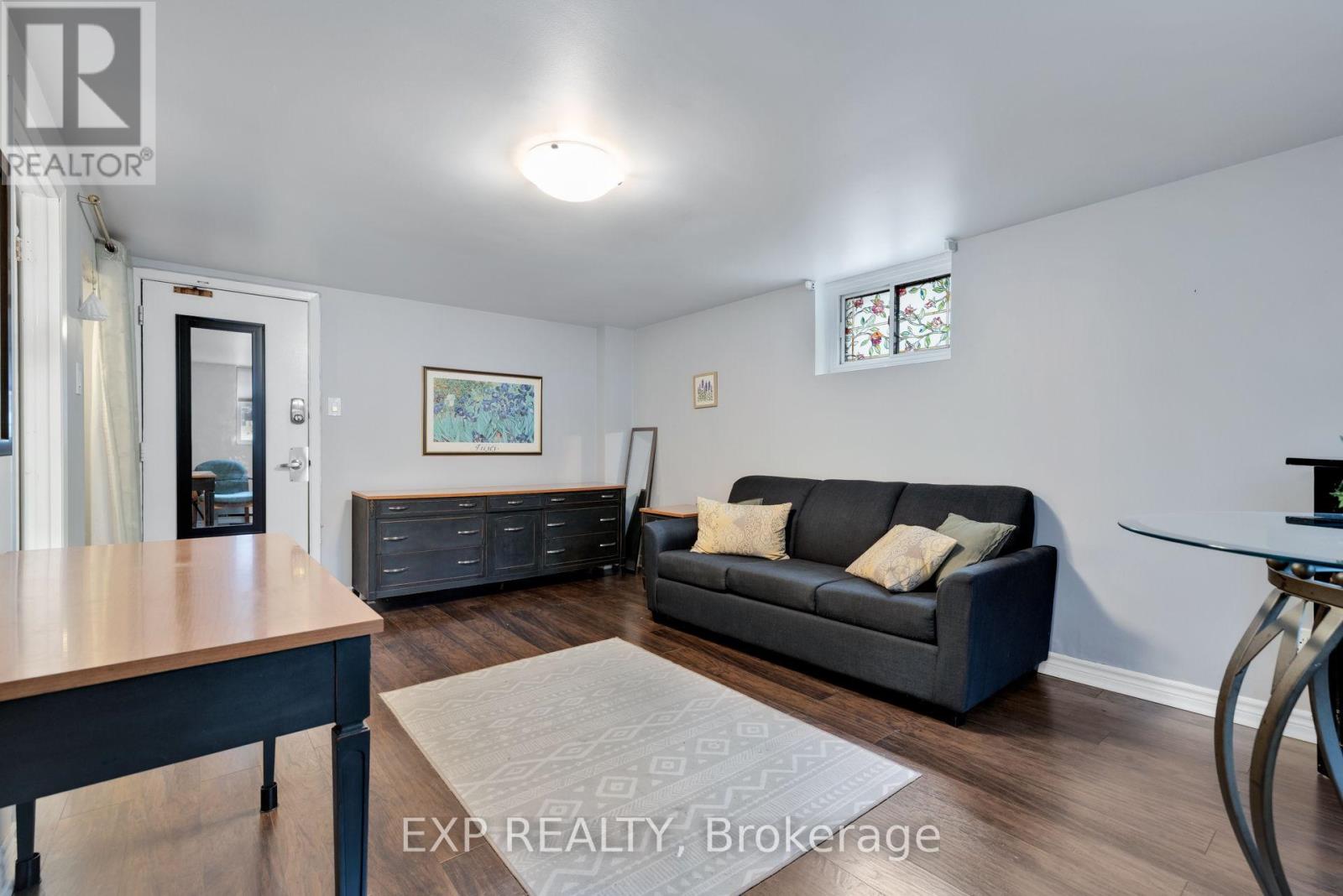 50 Holland Avenue Property Photo 31