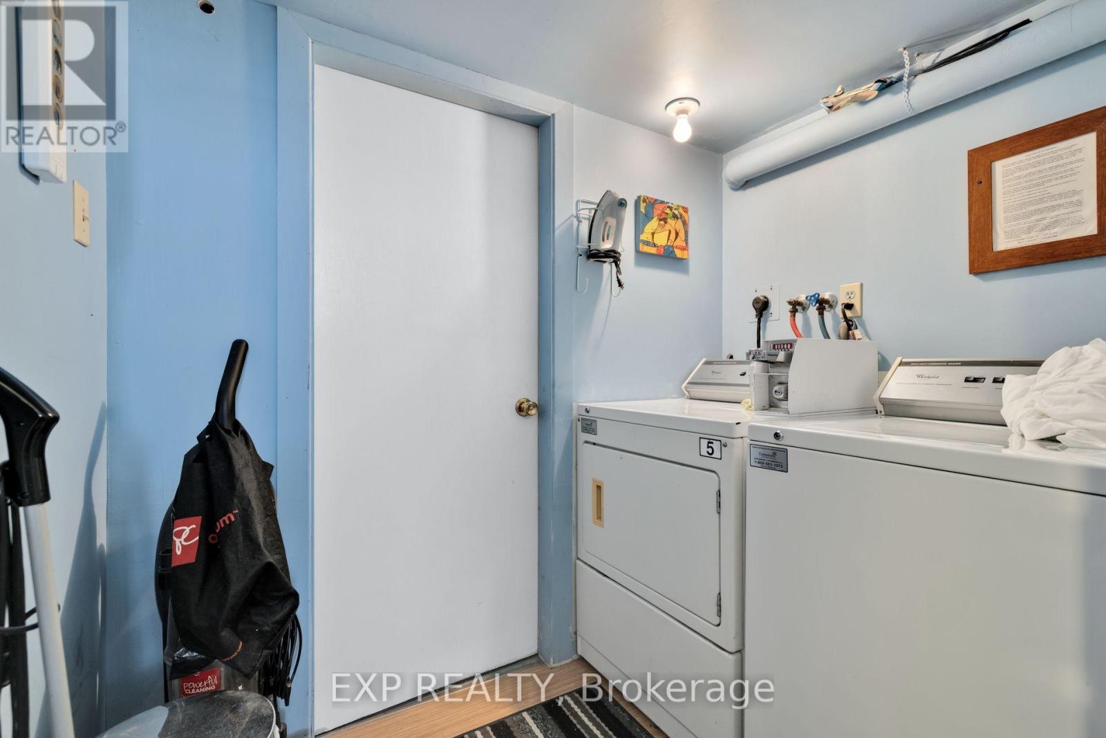 50 Holland Avenue Property Photo 38