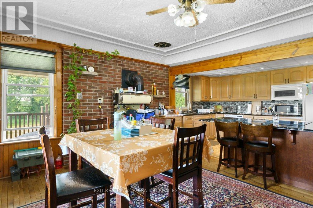 595 Craigen Road Property Photo 6
