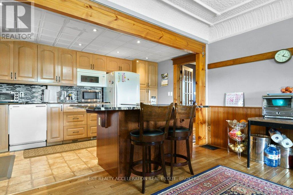595 Craigen Road Property Photo 10