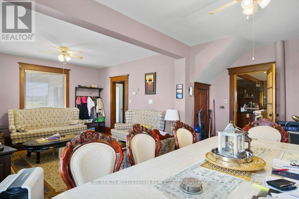 595 Craigen Road Property Photo 14
