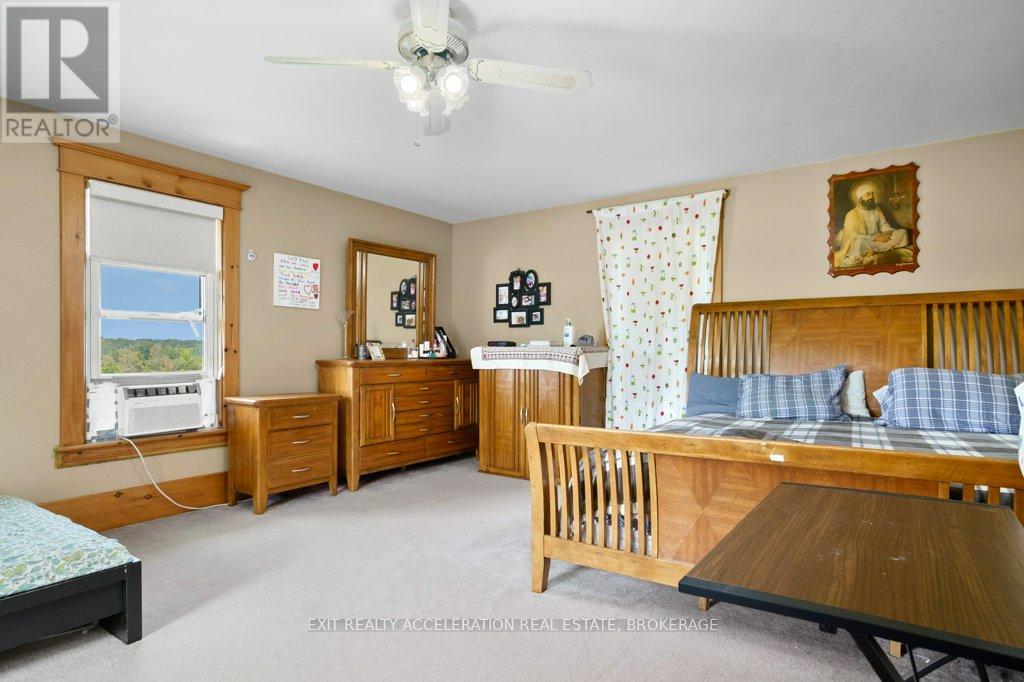 595 Craigen Road Property Photo 21