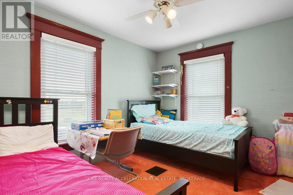 595 Craigen Road Property Photo 24