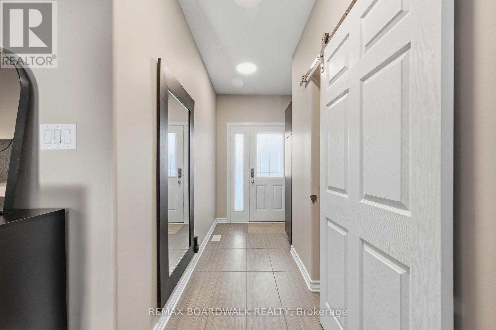 298 William Street W Property Photo 2