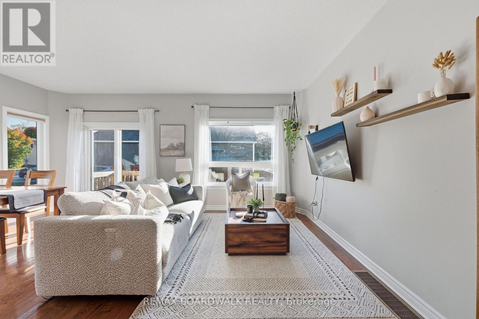 298 William Street W Property Photo 7