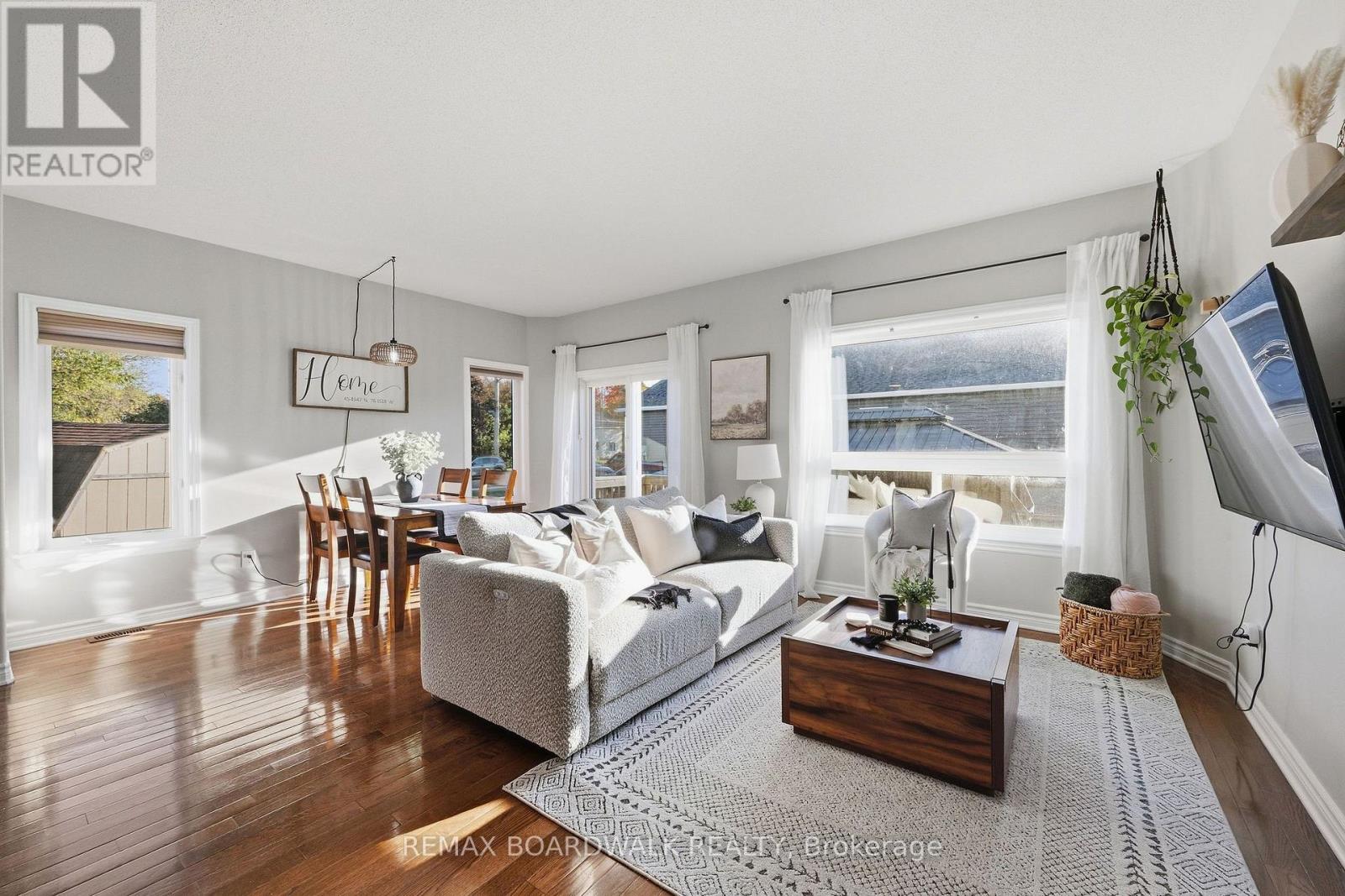 298 William Street W Property Photo 8