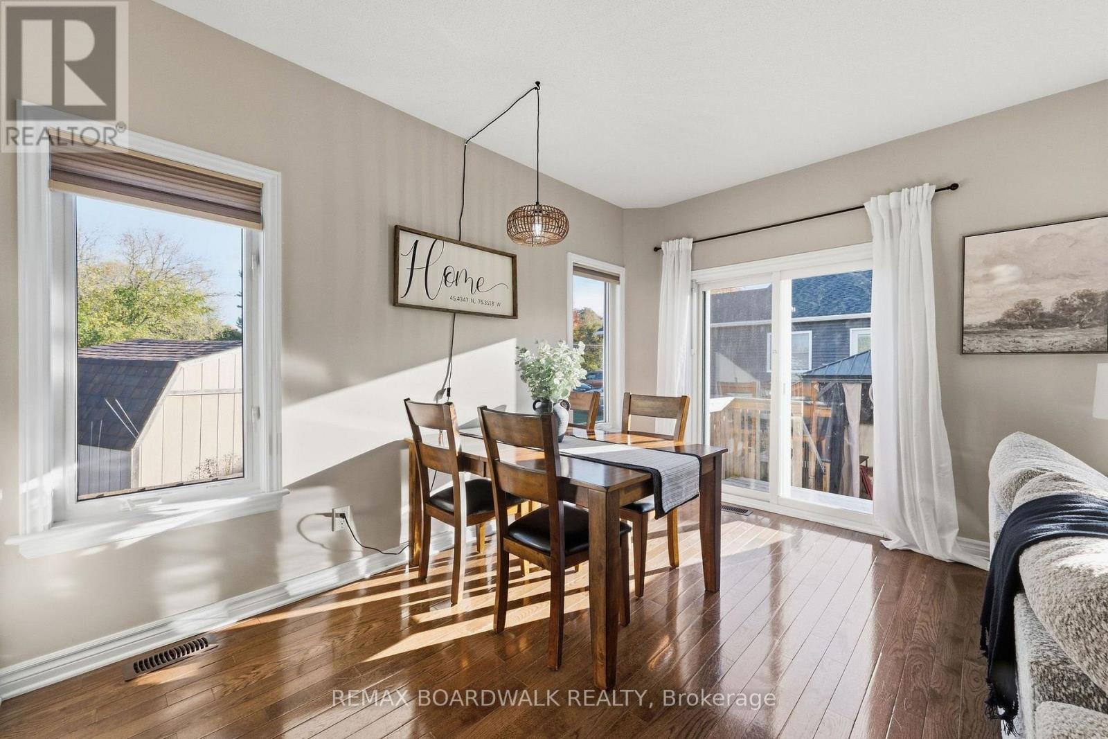 298 William Street W Property Photo 9