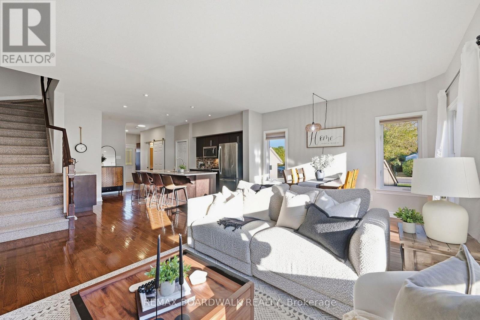 298 William Street W Property Photo 10