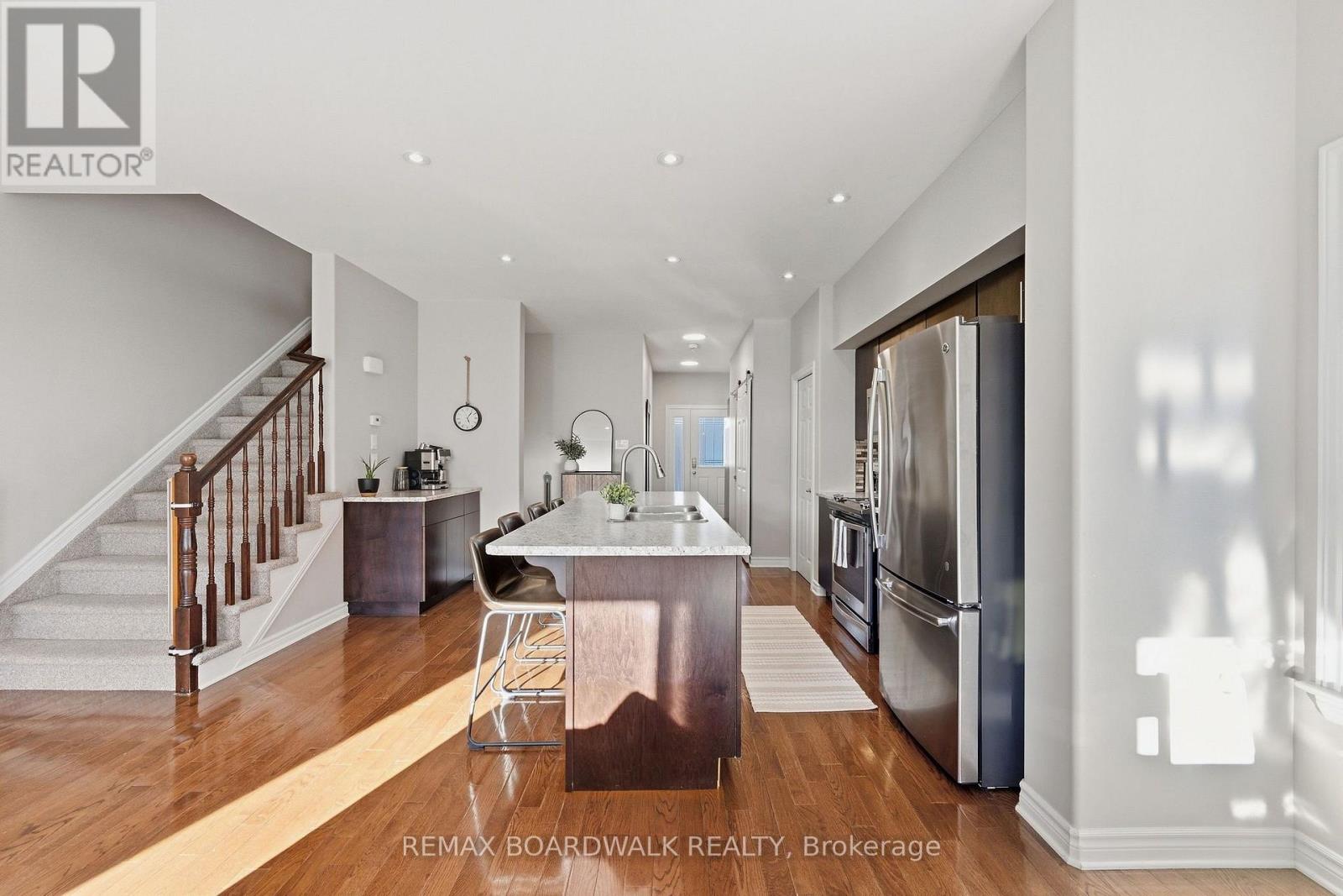 298 William Street W Property Photo 11
