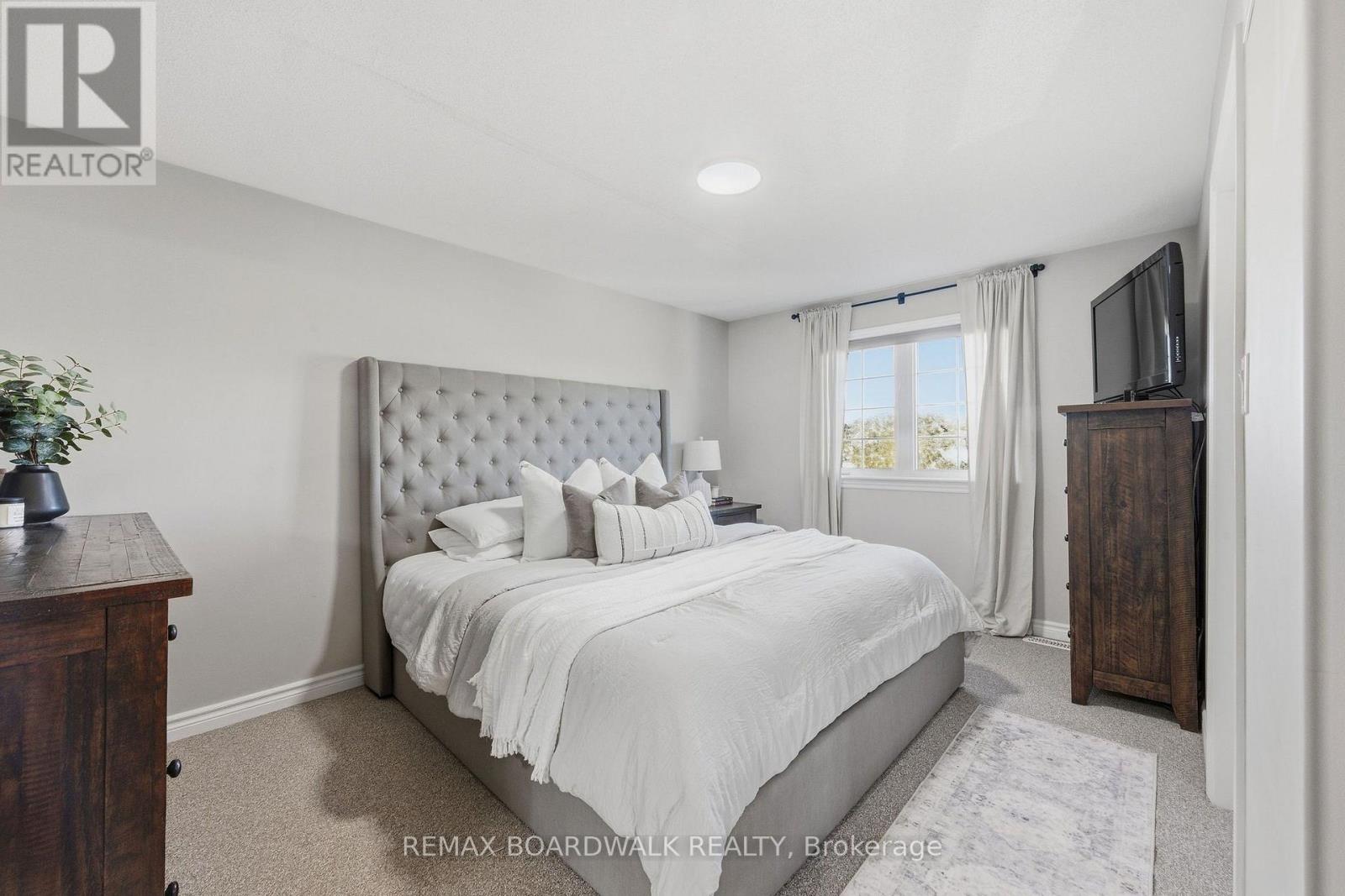 298 William Street W Property Photo 12