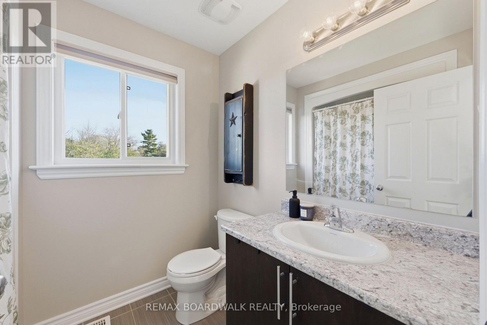 298 William Street W Property Photo 20