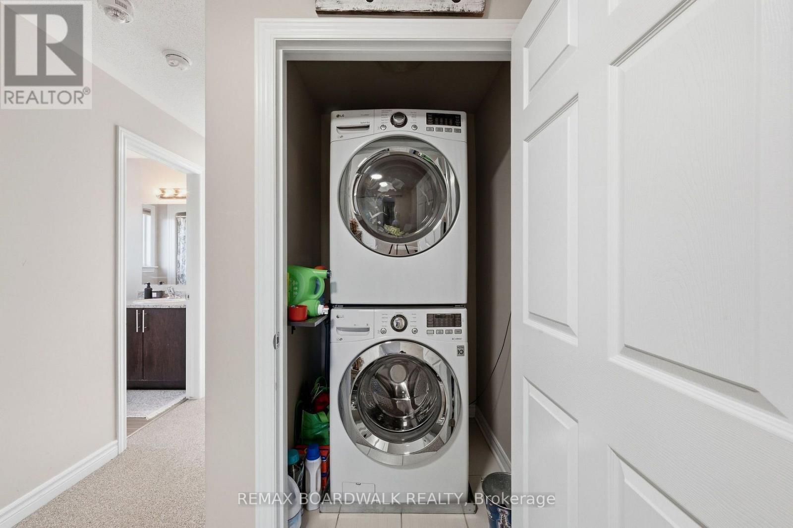 298 William Street W Property Photo 22