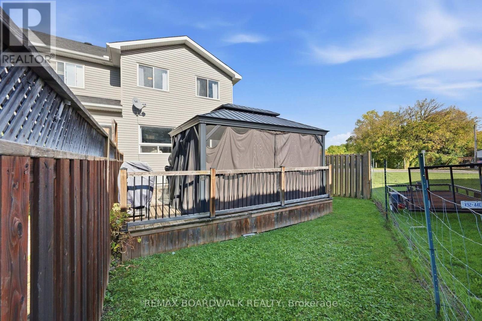 298 William Street W Property Photo 27
