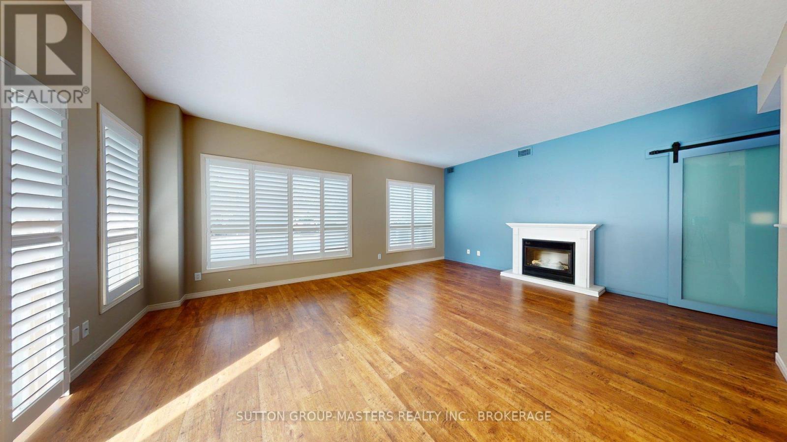 101 - 350 Wellington Street Property Photo 5