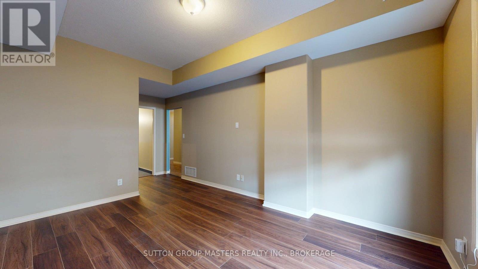 101 - 350 Wellington Street Property Photo 16