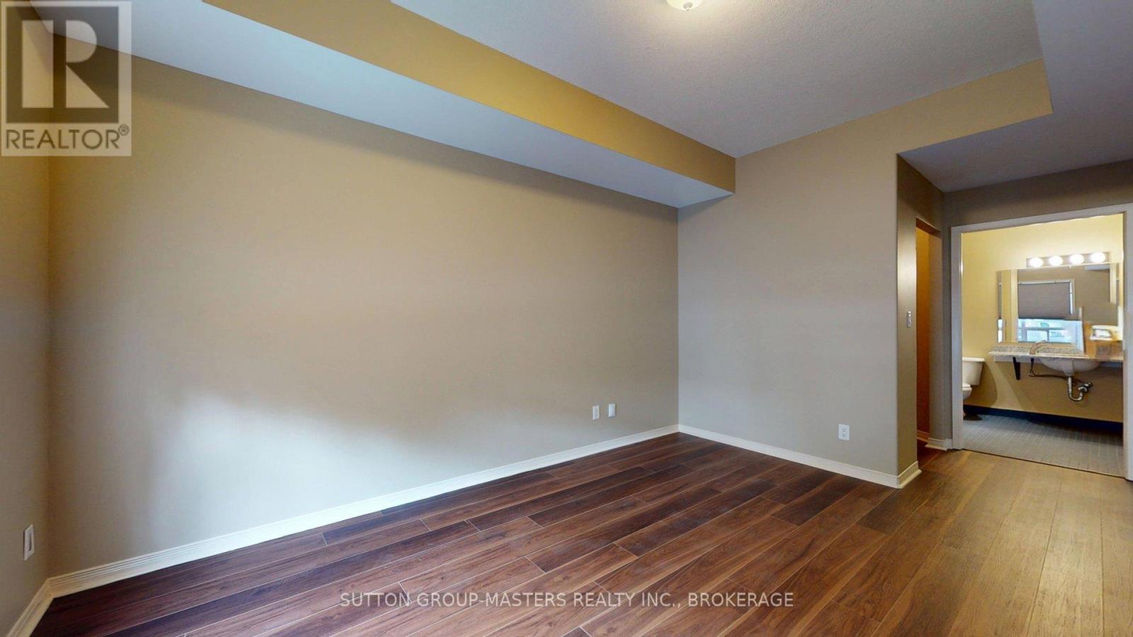 101 - 350 Wellington Street Property Photo 17