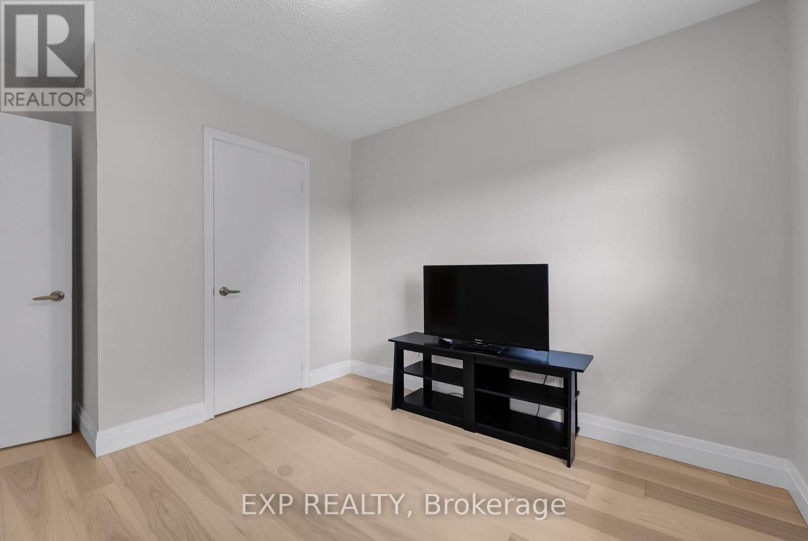 14 Russell Hill Road Property Photo 30